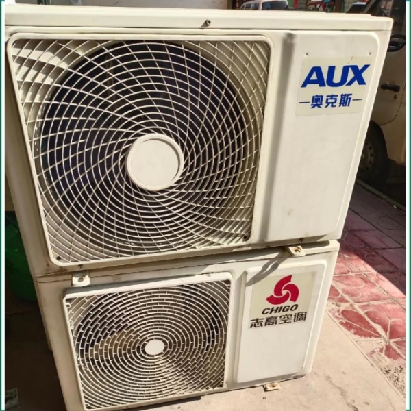 上海九成新美的空調低價轉讓